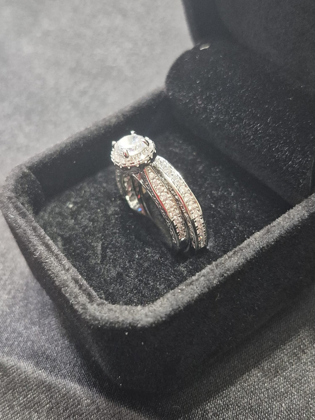 Women's Luxurious 2pc Cubic Zirconia Engagement Ring and Wedding Band Set