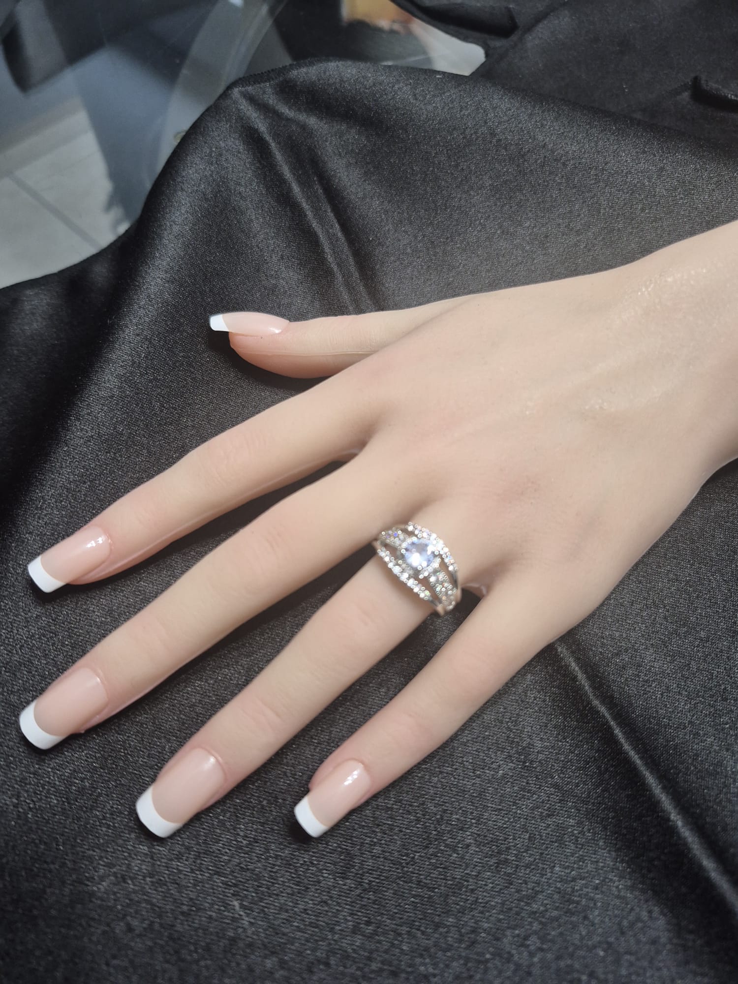 Women's Beautiful Engagement Ring and Wedding Band Set