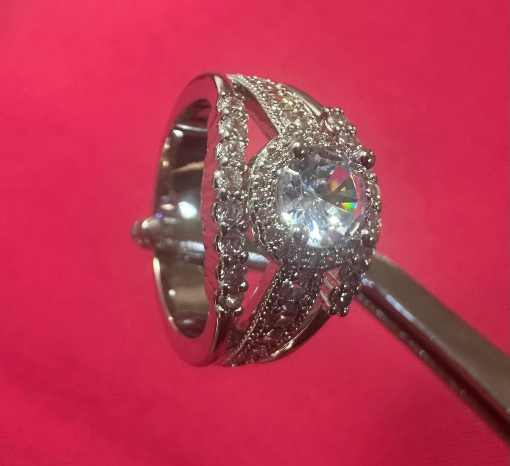 Women's Beautiful Engagement Ring and Wedding Band Set